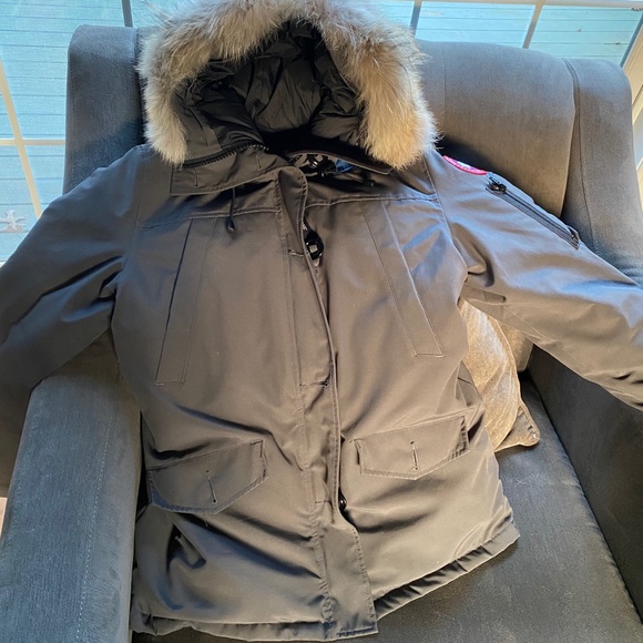 Canada Goose Montebello Parka - Picture 3 of 6